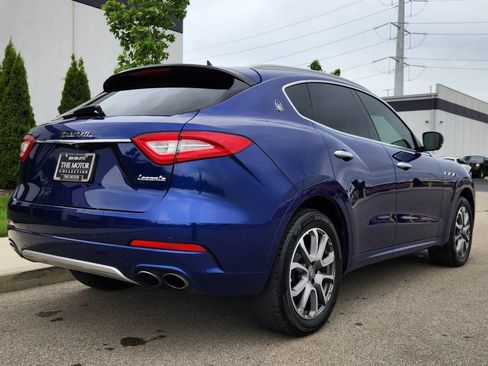 Used 2017 Maserati Levante w/ Luxury Package AWD/4WD image 4