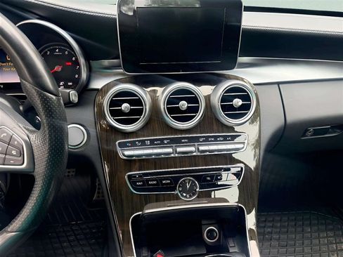 Used 2017 Mercedes-Benz C 300 4MATIC Sedan image 16