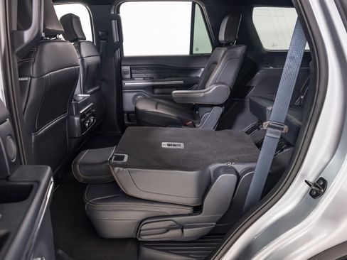 Used 2024 Ford Expedition Platinum image 24