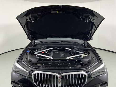 Used 2023 BMW X5 xDrive40i w/ M Sport Package image 8