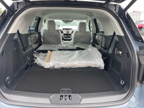 New 2026 Ford Explorer Active w/ Active Comfort Package AWD/4WD image 4