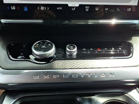 New 2027 Ford Expedition Platinum w/ Stealth Performance Package AWD/4WD image 21