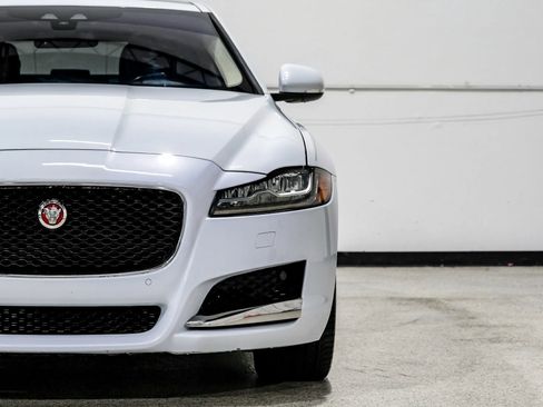 Used 2018 Jaguar XF Portfolio RWD image 60