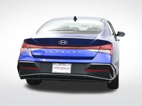 Used 2025 Hyundai Elantra SEL FWD image 6