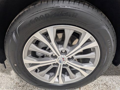 Used 2023 Buick Envision Preferred image 9