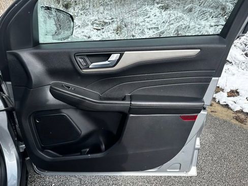 Used 2022 Ford Escape SEL image 15