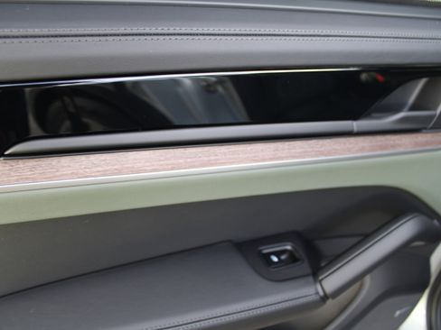 Certified 2025 Porsche Cayenne image 22