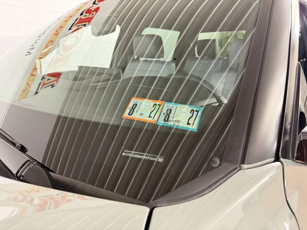 Used 2025 Toyota Tundra Limited AWD/4WD image 10