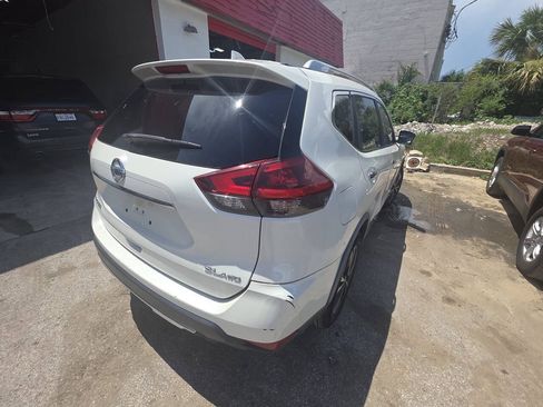 Used 2018 Nissan Rogue SL AWD/4WD image 9
