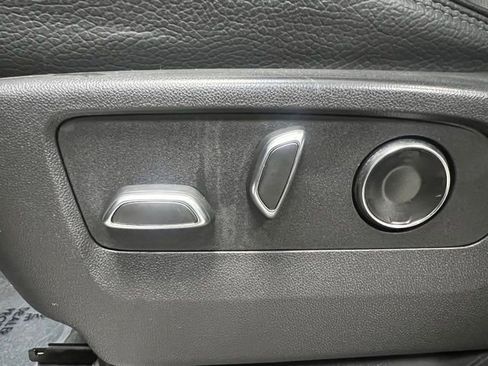 Used 2025 GMC Sierra 3500 Denali w/ Denali Reserve Package image 23