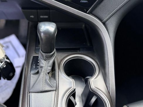 Used 2021 Toyota Camry SE FWD image 13