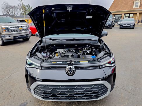 Used 2025 Volkswagen Taos SE image 36