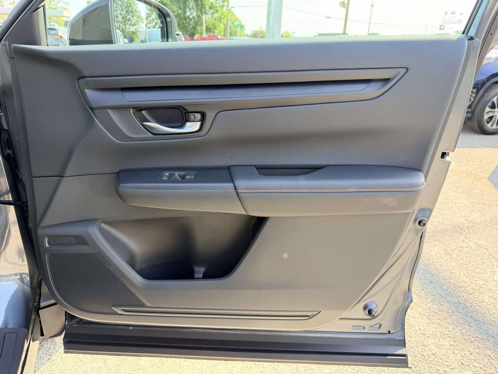 Used 2026 Honda CR-V Sport image 11
