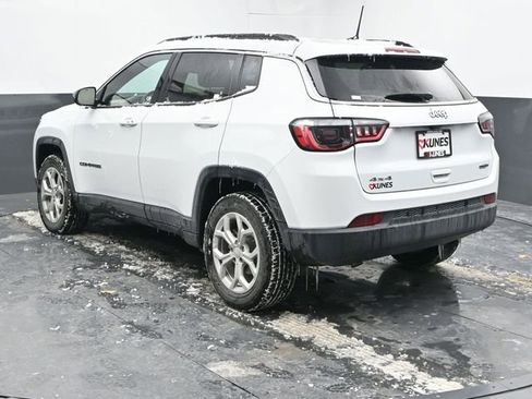 Used 2024 Jeep Compass Latitude image 8