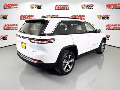 Used 2025 Jeep Grand Cherokee Limited AWD/4WD image 16