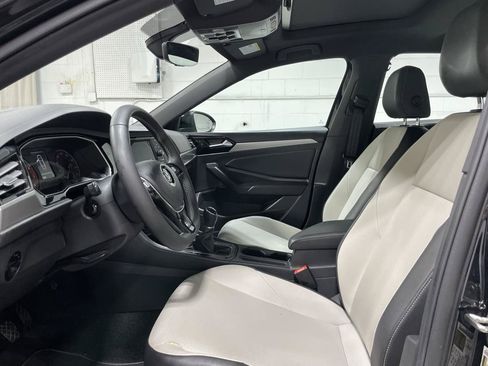 Used 2020 Volkswagen Jetta R-Line FWD image 9