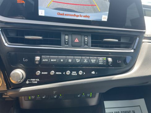 Used 2024 Lexus ES 350 w/ Premium Package FWD image 22