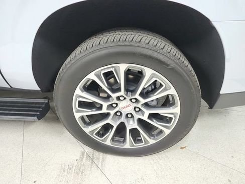 Used 2026 GMC Yukon XL Denali w/ Sun & Power Step Package AWD/4WD image 56