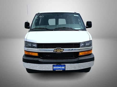 New 2026 Chevrolet Express 3500 Extended RWD image 2