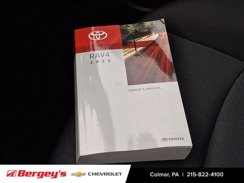 Used 2025 Toyota RAV4 XLE image 28