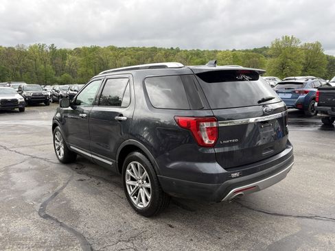Used 2017 Ford Explorer Limited w/ Equipment Group 301A AWD/4WD image 3
