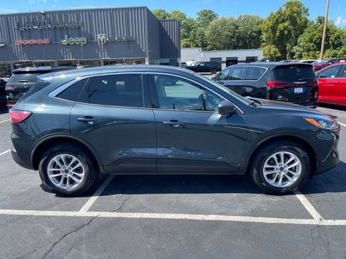 Used 2022 Ford Escape SE image 8