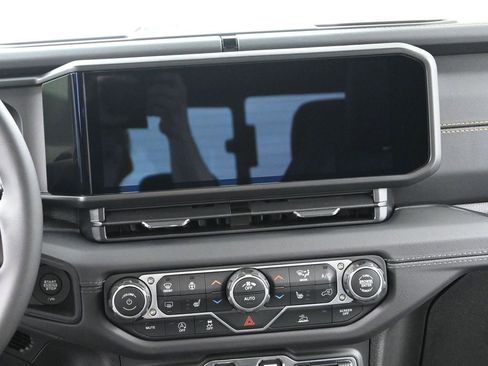 New 2026 Jeep Gladiator Sport AWD/4WD image 26