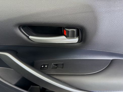Used 2020 Toyota Corolla SE FWD image 30