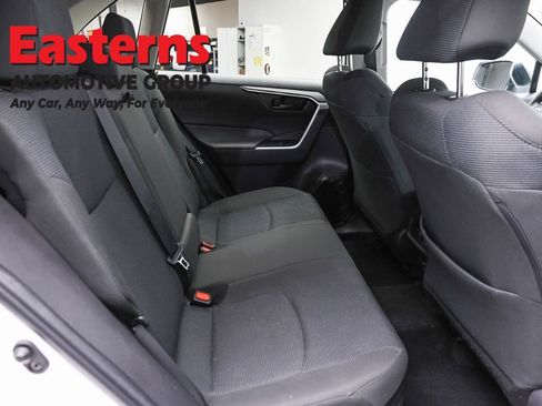 Used 2022 Toyota RAV4 LE AWD/4WD image 23