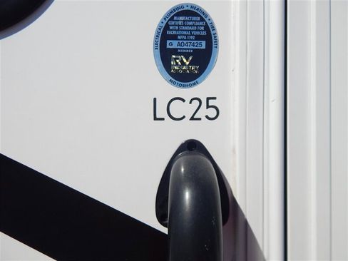 Used 2022 Ford E-450 and Econoline 450 Super Duty w/ Motorhome Prep Package image 12