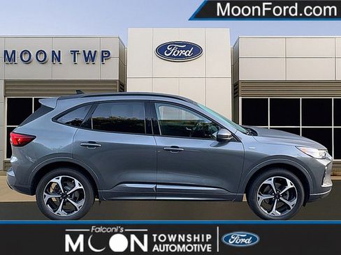 Used 2023 Ford Escape ST-Line Select w/ Tech Pack #2 AWD/4WD image 1
