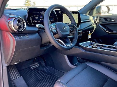 New 2026 Chevrolet Equinox LT w/ Convenience Package II image 8