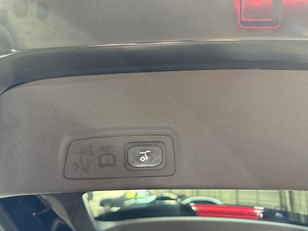Used 2015 Lincoln MKC FWD w/ Equipment Group 101A Select image 14