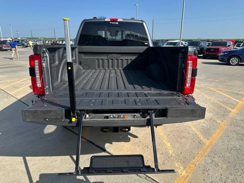 New 2026 Ford F250 XLT w/ XLT Premium Package AWD/4WD image 7