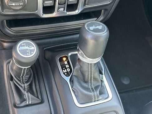 Used 2022 Jeep Wrangler Unlimited Sahara image 30