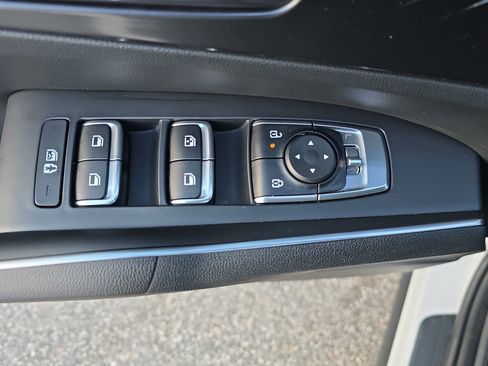 Used 2024 Kia Sorento S image 27