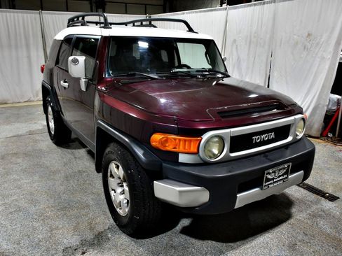 Used 2007 Toyota FJ Cruiser 2WD image 3