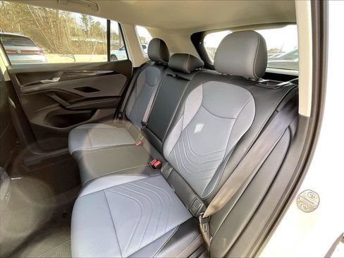 New 2026 Volkswagen Tiguan SE image 15