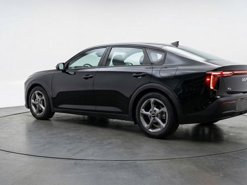 Used 2025 Kia K4 LXS image 6