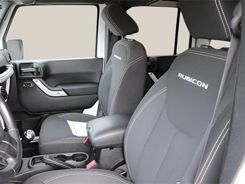 Used 2016 Jeep Wrangler Unlimited Rubicon w/ Connectivity Group image 11