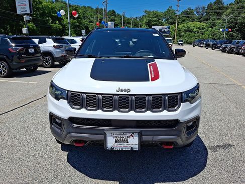 Used 2025 Jeep Compass Trailhawk AWD/4WD image 28