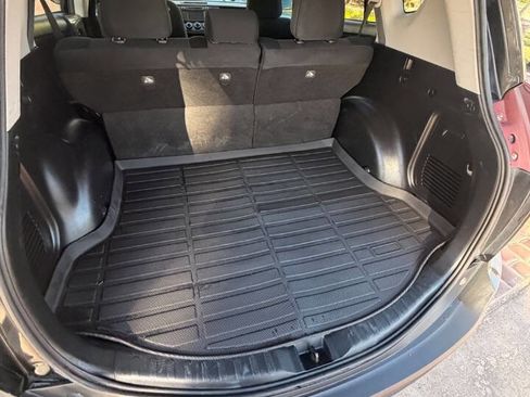 Used 2015 Toyota RAV4 LE FWD image 10