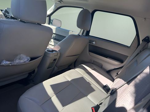 Used 2009 Ford Escape 4WD Hybrid image 4