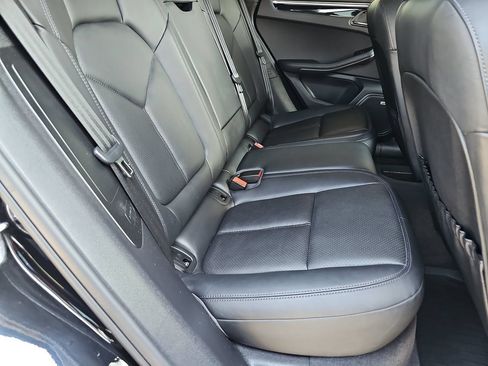 Used 2019 Porsche Macan AWD/4WD image 18