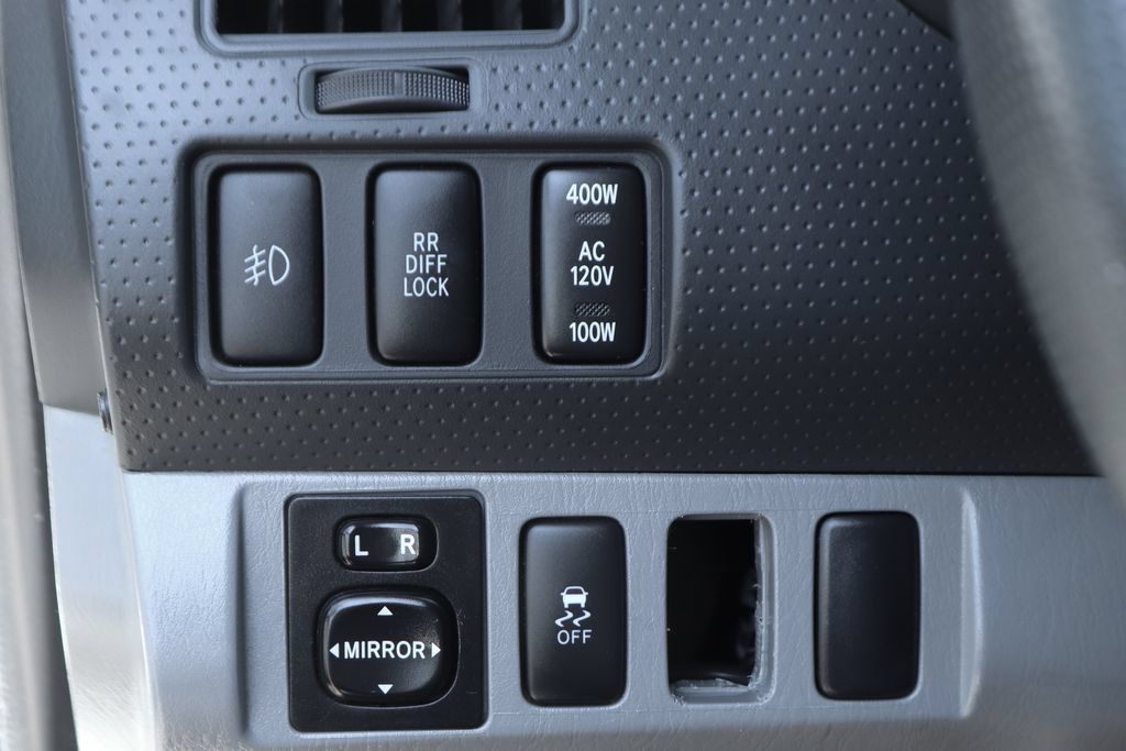 Used 2015 Toyota Tacoma PreRunner w/ TRD Off-Road Package RWD image 19