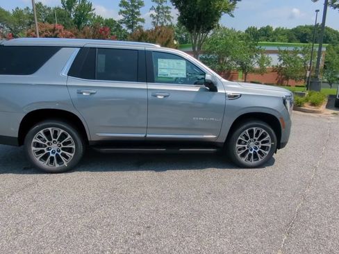 Used 2026 GMC Yukon Denali AWD/4WD image 9