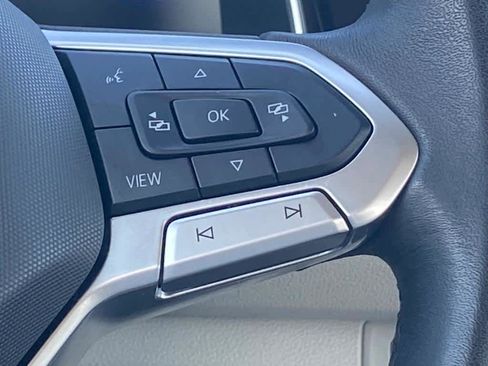 Used 2024 Volkswagen Jetta SE image 8