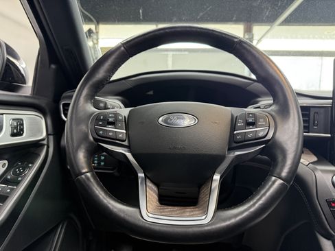 Used 2020 Ford Explorer Platinum image 17