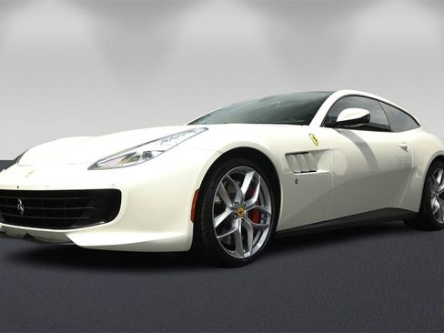 Certified 2018 Ferrari GTC4Lusso T image 7