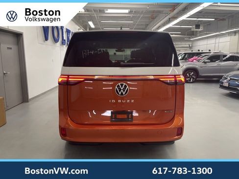 New 2025 Volkswagen ID. Buzz 1st Edition image 3